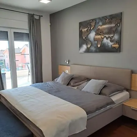 Villa Lea U Jadreskima, Kuca Sa Bazenom *