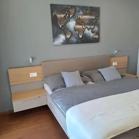 Lea U Jadreskima, Kuca Sa Bazenom Villa Pula