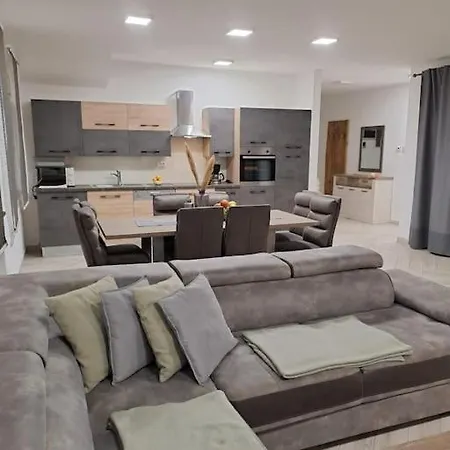 Lea U Jadreskima, Kuca Sa Bazenom Villa *
