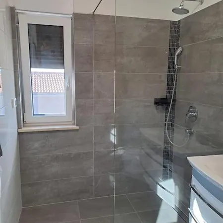 Villa Lea U Jadreskima, Kuca Sa Bazenom *